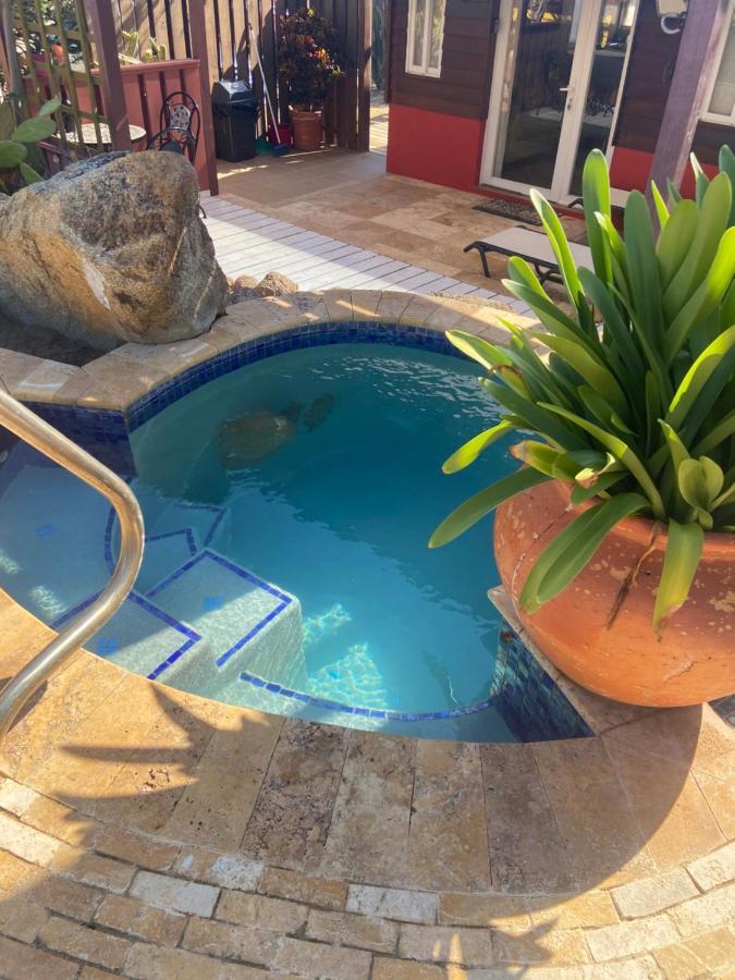 Cozy Studio With Private Spa Oranjestad Bagian luar foto