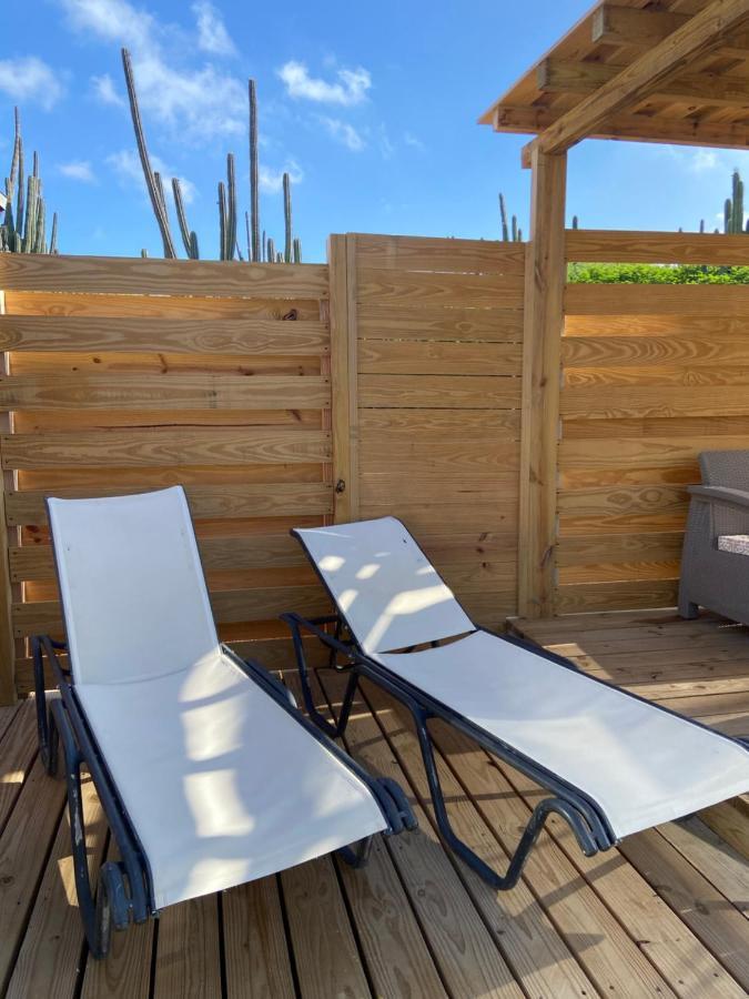 Cozy Studio With Private Spa Oranjestad Bagian luar foto