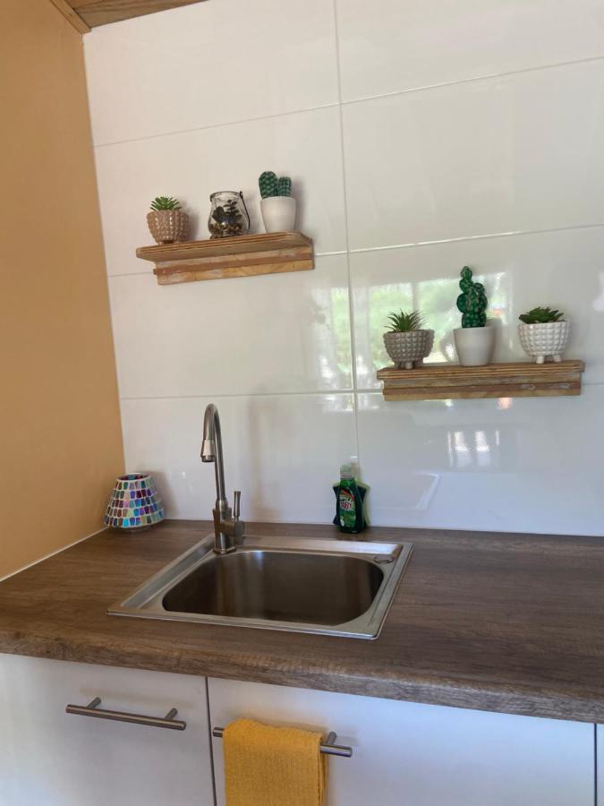 Cozy Studio With Private Spa Oranjestad Bagian luar foto